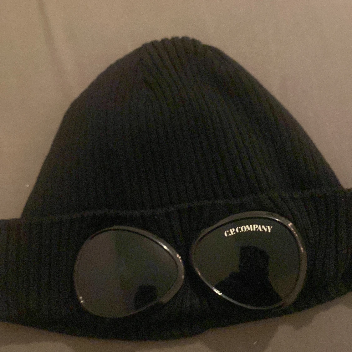 Cp company mössa svart