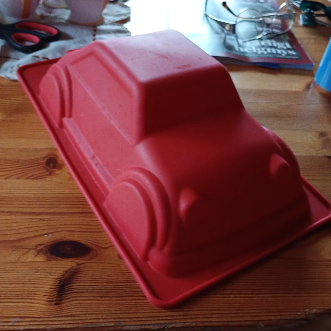 Tårtform motiv bil Silicon röd.