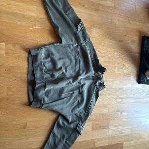 Tjocktröja  - Storlek S Bekväm  Dragkedja lägst upp