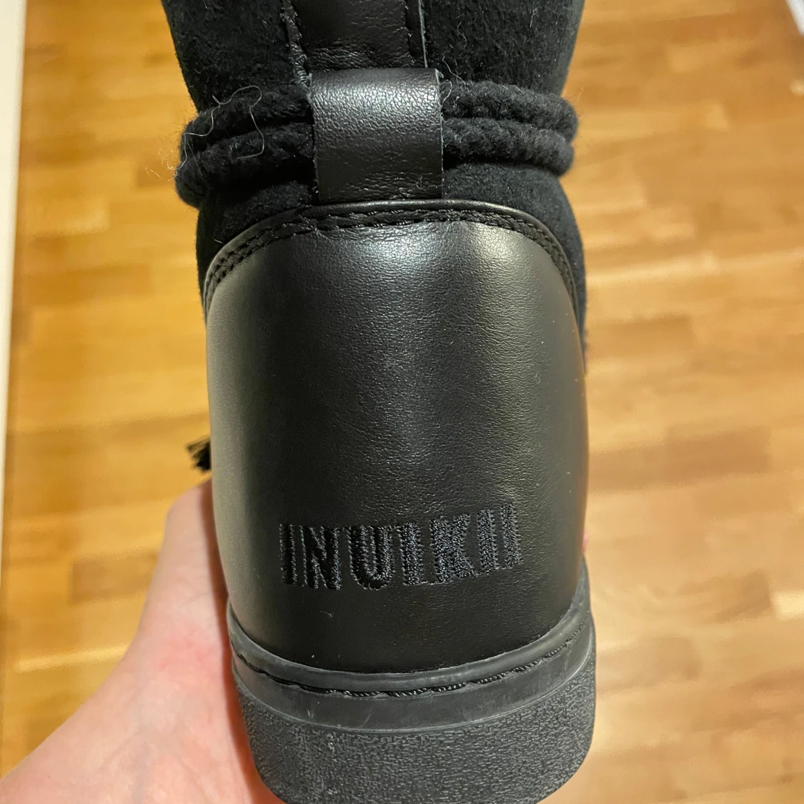 Svarta boots i nyskick från Inuikii - 91