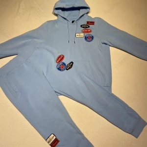 Mercier tracksuit  - Mercier tracksuit i mycket bra skick. Inga defekter, säljer då jag inte använder den längre.