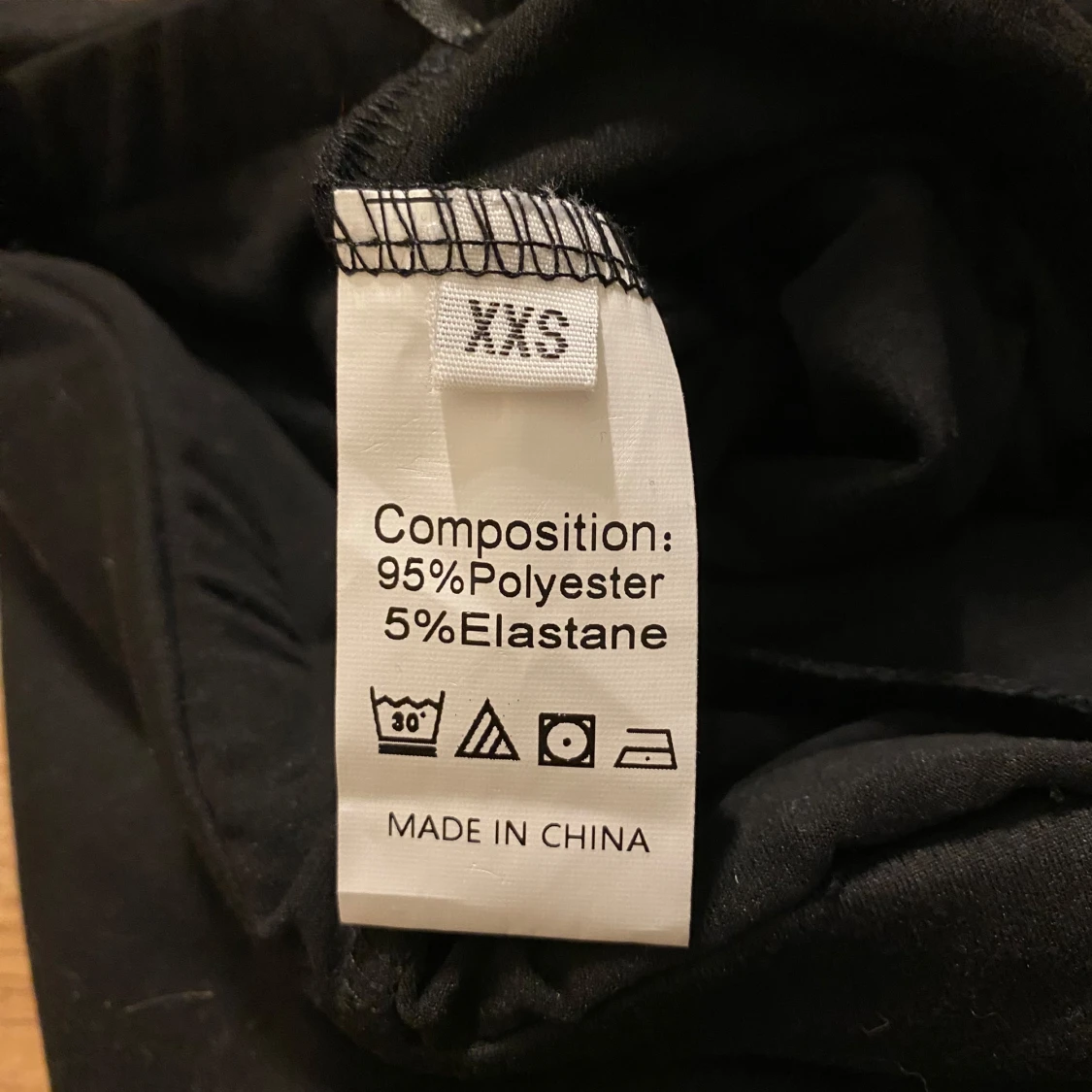 Svarta utsvängda byxor  - 90