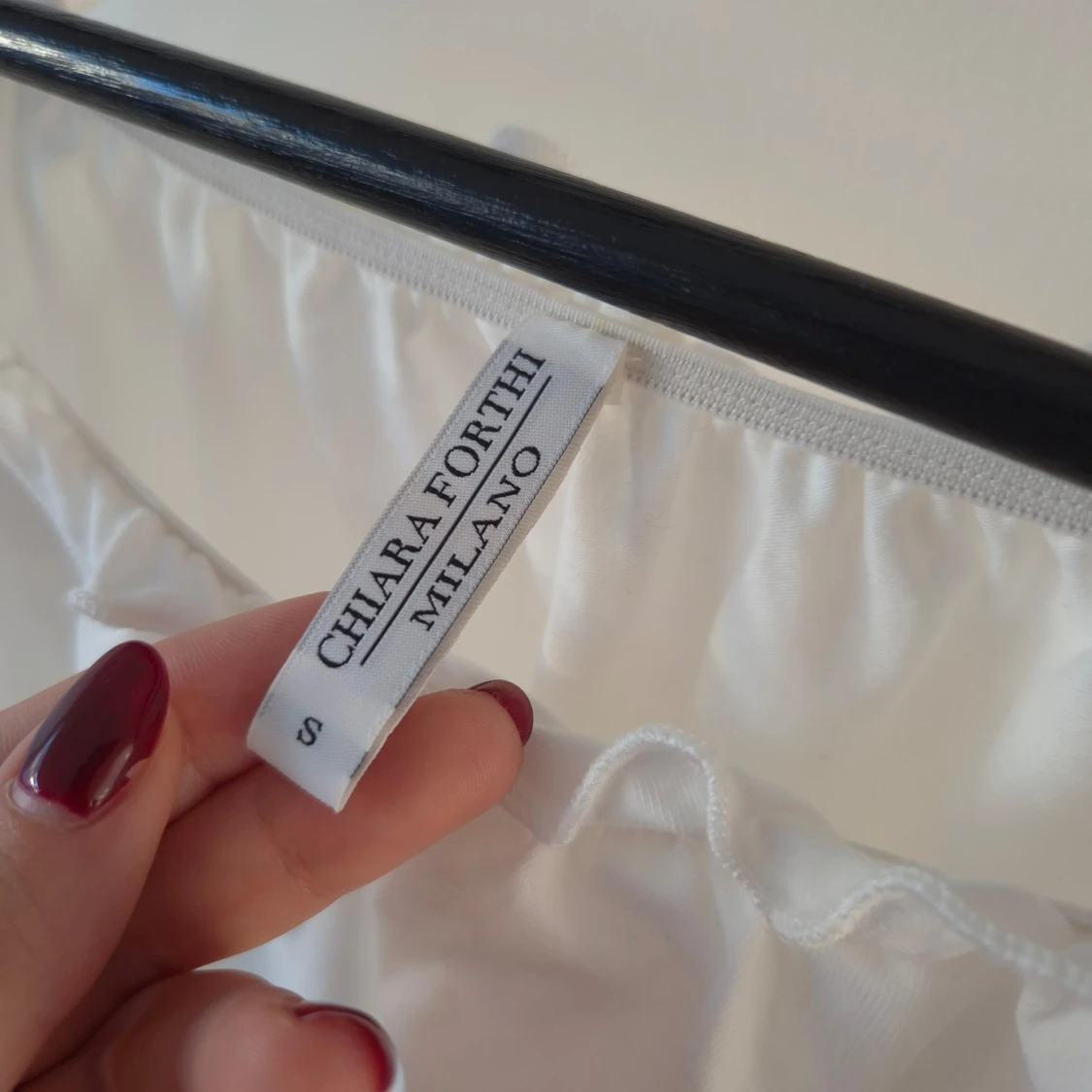 Vit offshoulder topp från Chiara Forthi - 91