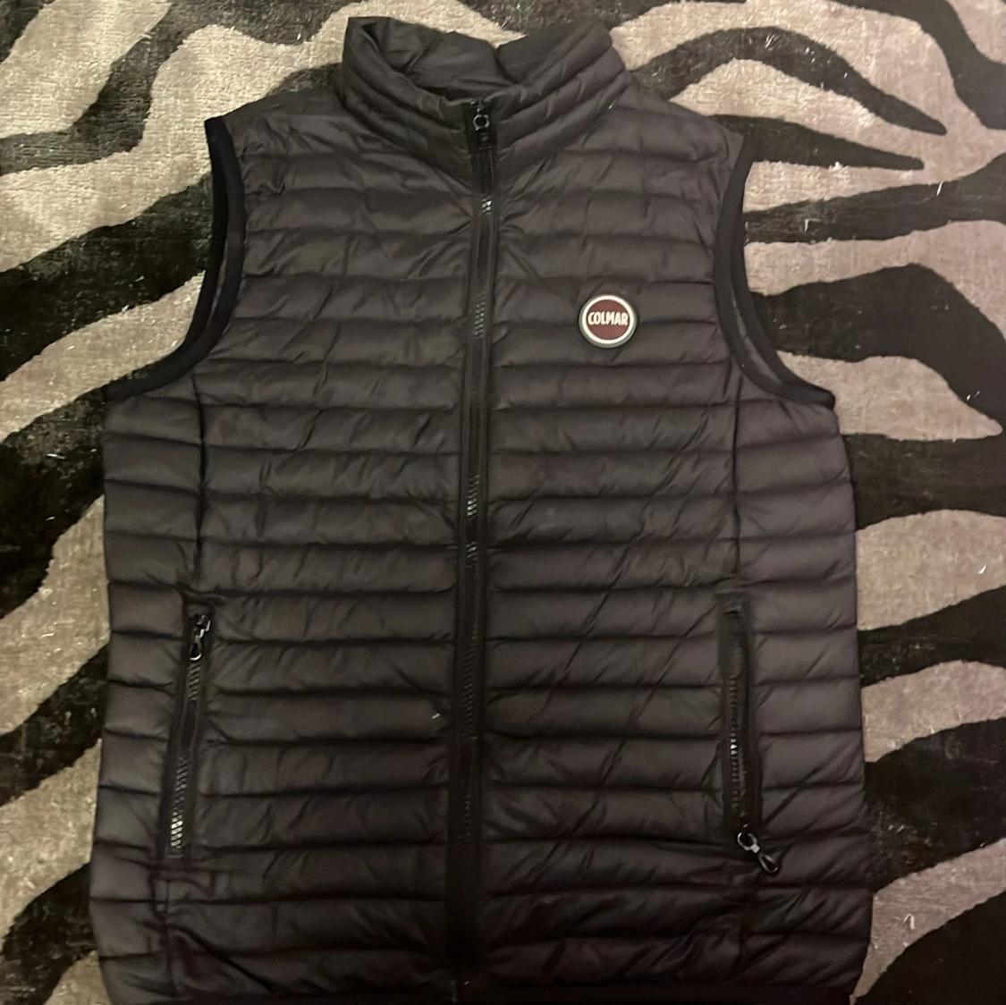 Svart dunväst från Colmar