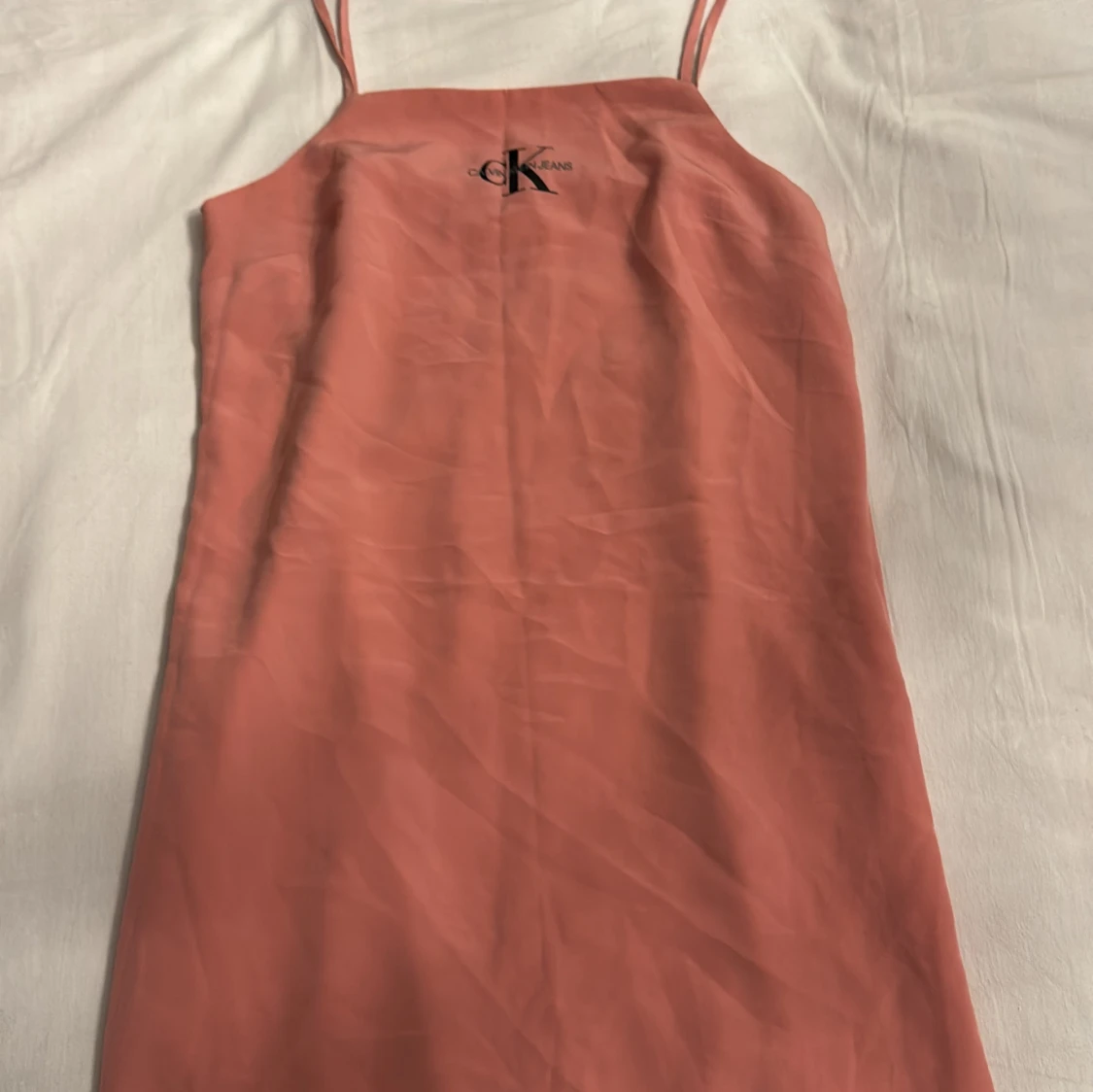 Rosa klänning från Calvin Klein