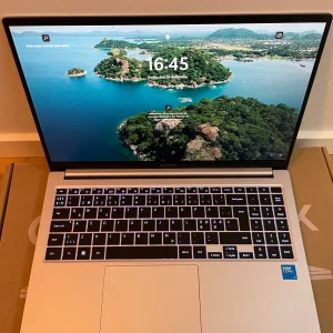 Samsung Galaxy Book4 core3 - Bärbar dator - Samsung Galaxy Book4 core3   Inköpt 2024-11-24 för 8999  Använde inte den som mycket, kanske 6-7 gånger. Köpte den till ett jobb som jag inte behövde :) 