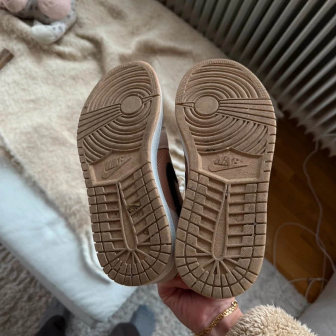 Nike Air Jordans i - 93