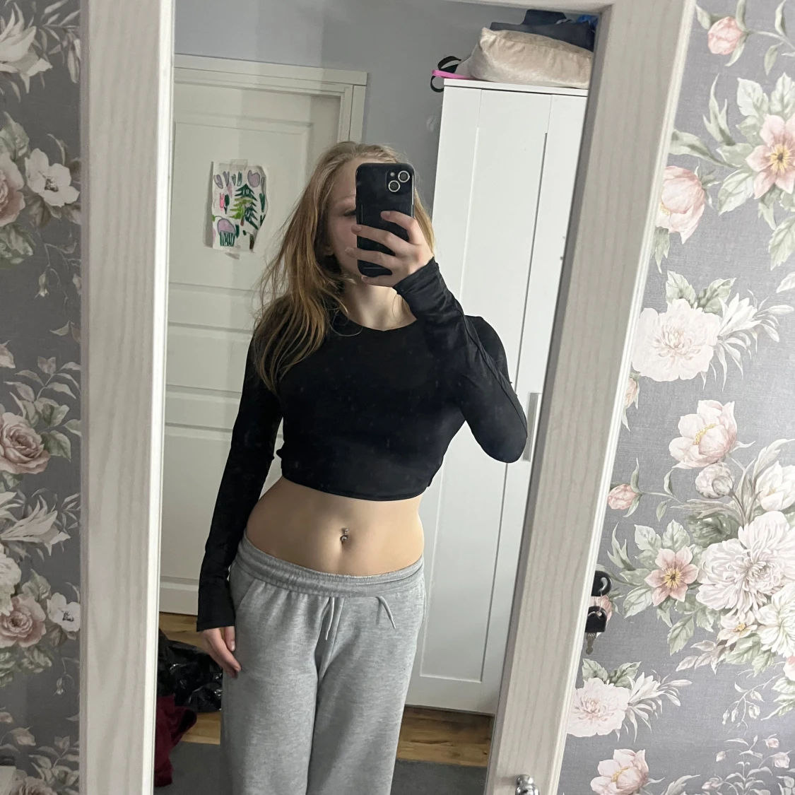 Svart croppad topp med snörning