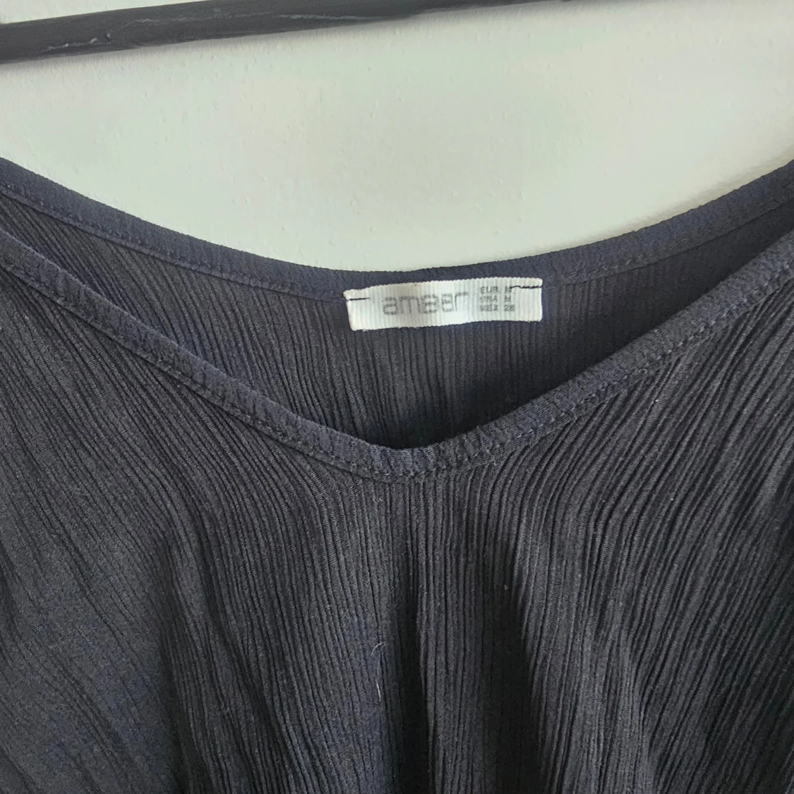 Svart ribbad linne från Amber - 90