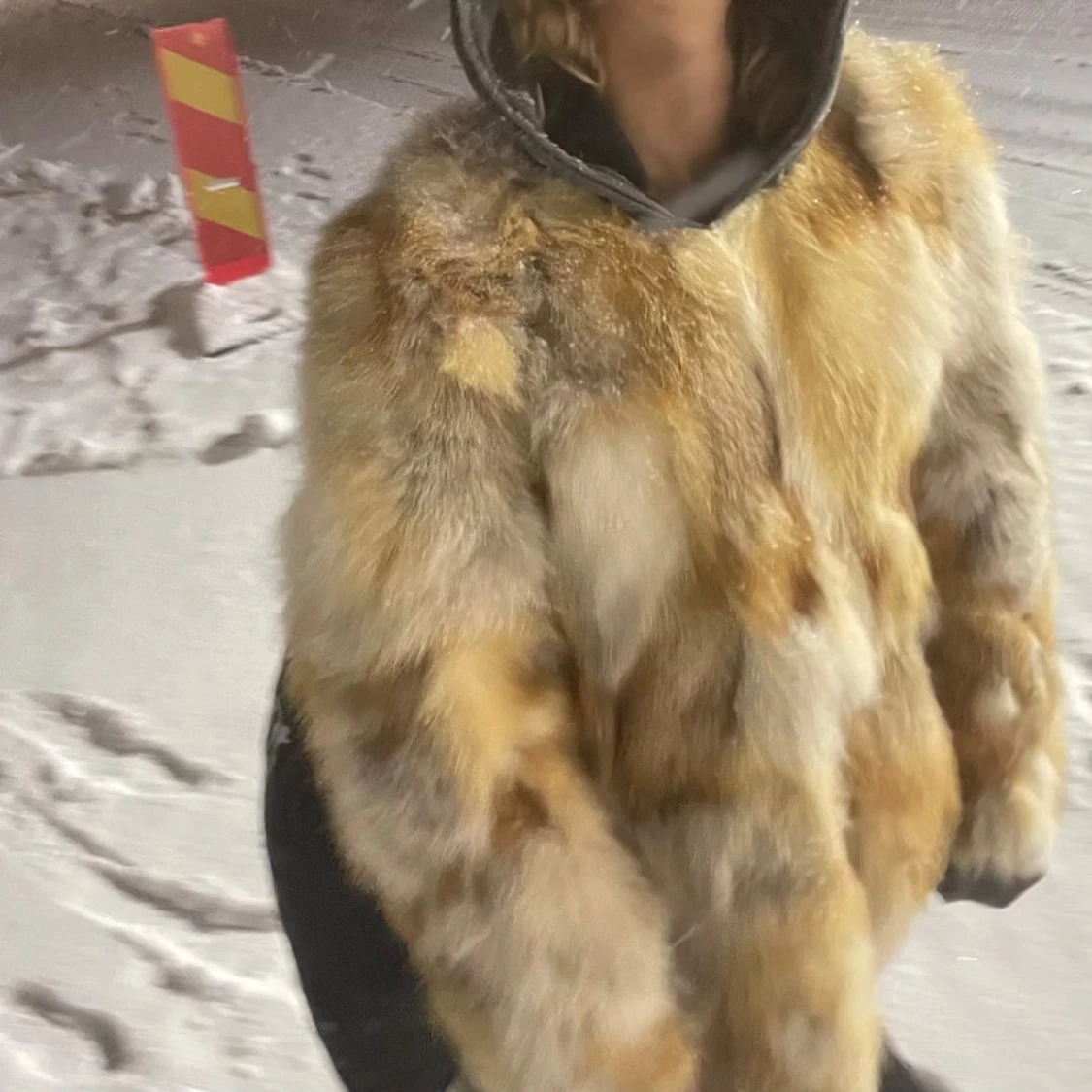 Fluffig pälsjacka - 90