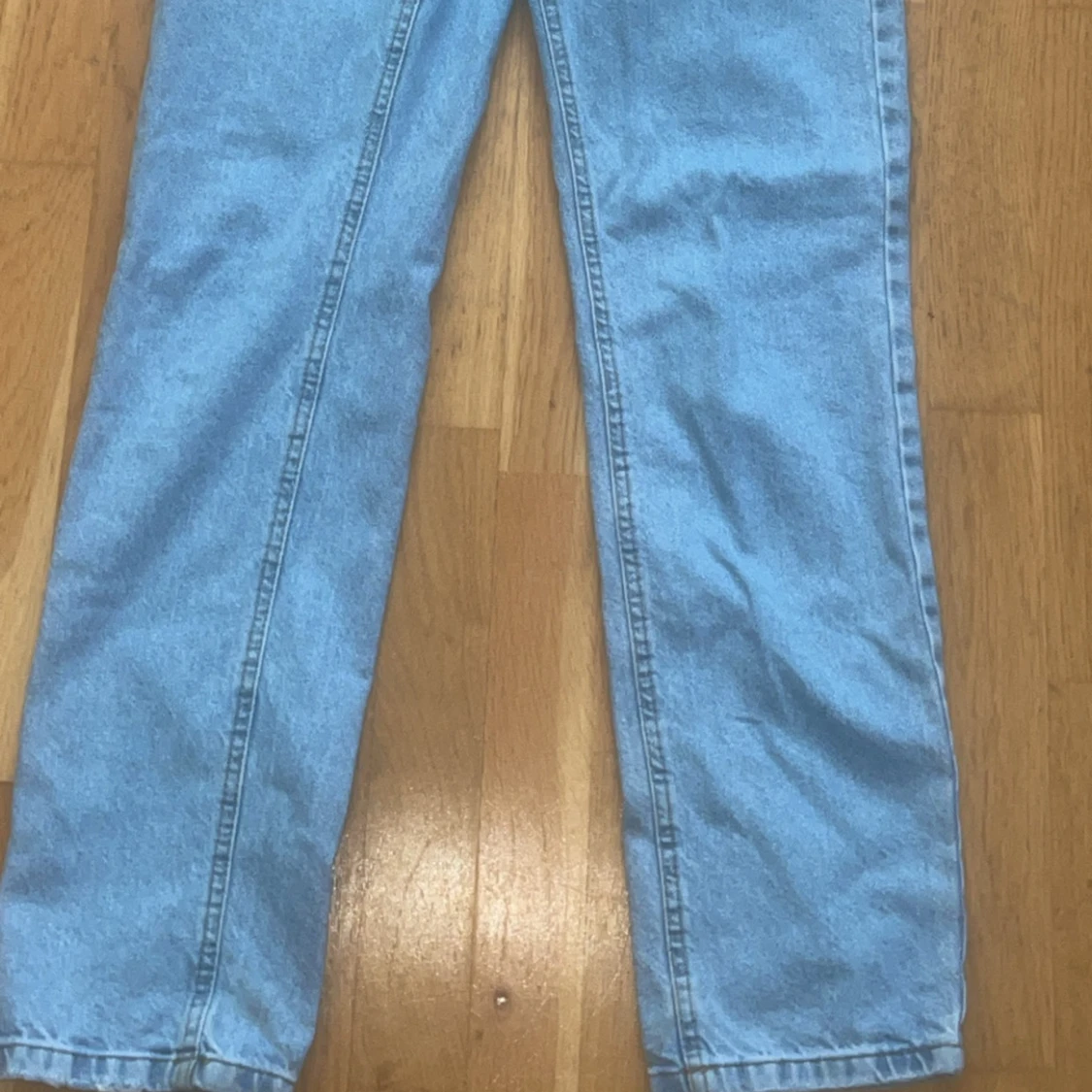 Ljusblå raka jeans - 91