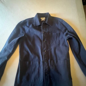 Lager 157 overshirt - Köpte en Overshirt från lager 157 storlek M men den va för stor för mig så därför säljer ja den. 