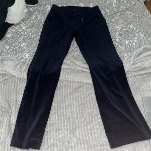 Blå juicy byxor - Jättefina blå juicybyxor i bra skick ❤️