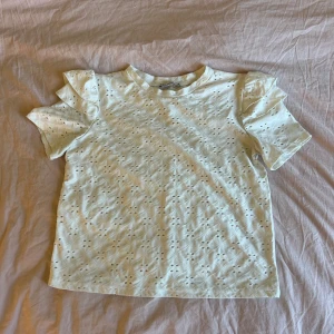 Zara Topp - Så gullig topp från zara som använts fåtal gånger💗💗 Inga defekter!!💓