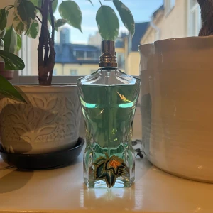 Jean Paul Gaultier - Le Beau Paradise - Slutsåld i Sverige! Köpt i Tyskland. Sparsamt använd, 95% av flaskan kvar. 