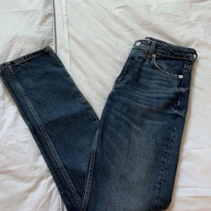 Jeans - Midwaist jeans. Använda fåtal ggr och i mycket bra skick. 