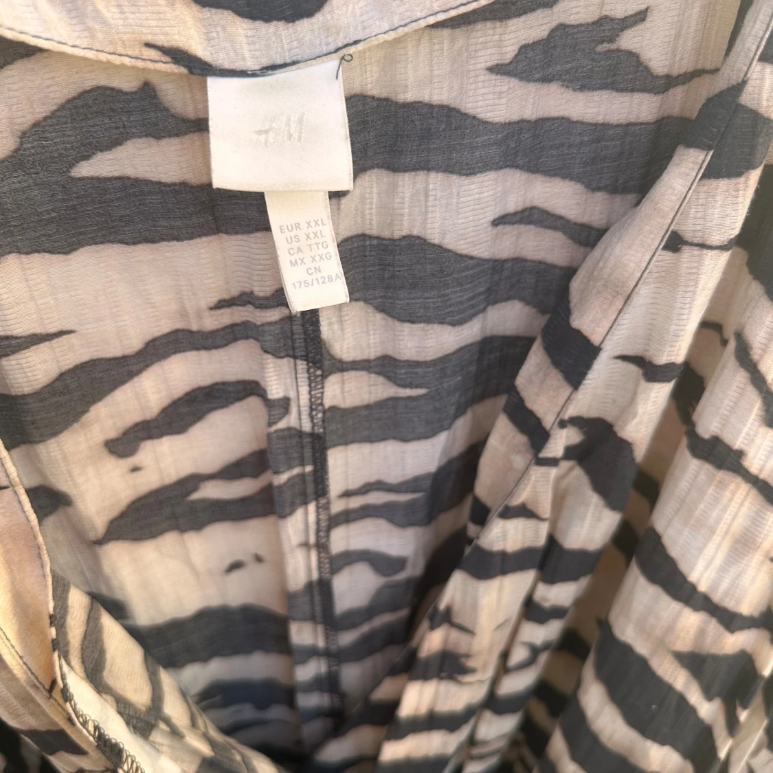 Zebramönstrad långklänning  - 90