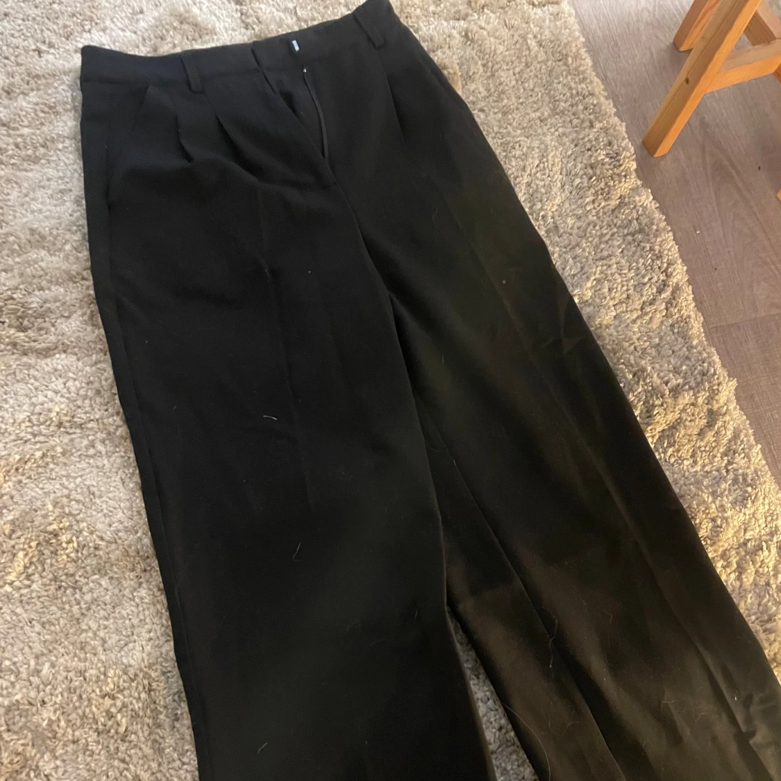 Svarta kostymbyxor  - 91