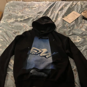 MISHBV Oversized hoodie M - Använd max 10 gånger, felfri, oversized  Nypris ca 4000