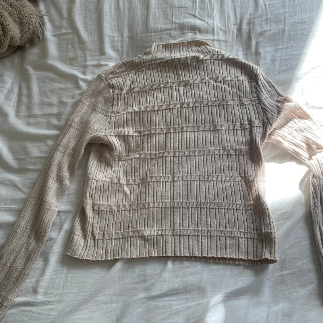 Beige ribbad tröja - 90