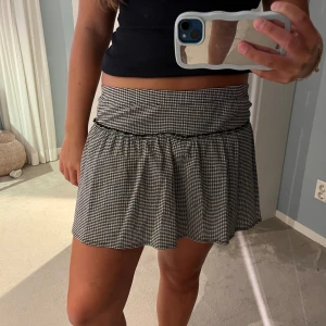 Zara kjol - såå söt kjol  använd fåtal gånger