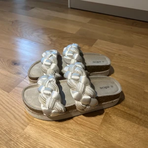 Sandaler  - Jätte fina sandaler från ellos i nyskick som aldrig kommer till användning 