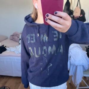 Hoodie ifrån Gina tricot - Populär hoodie ifrån Gina barn men passar typ en xs/s🤗🤗