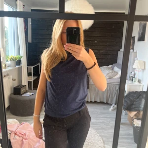 blå topp - blå topp från Cubus. inga tecken på användning.