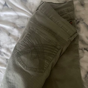 Lowaist jeans  - aldrig använda, passar perfekt i längden, jag är 165 ish, pris går o diskuteras!!