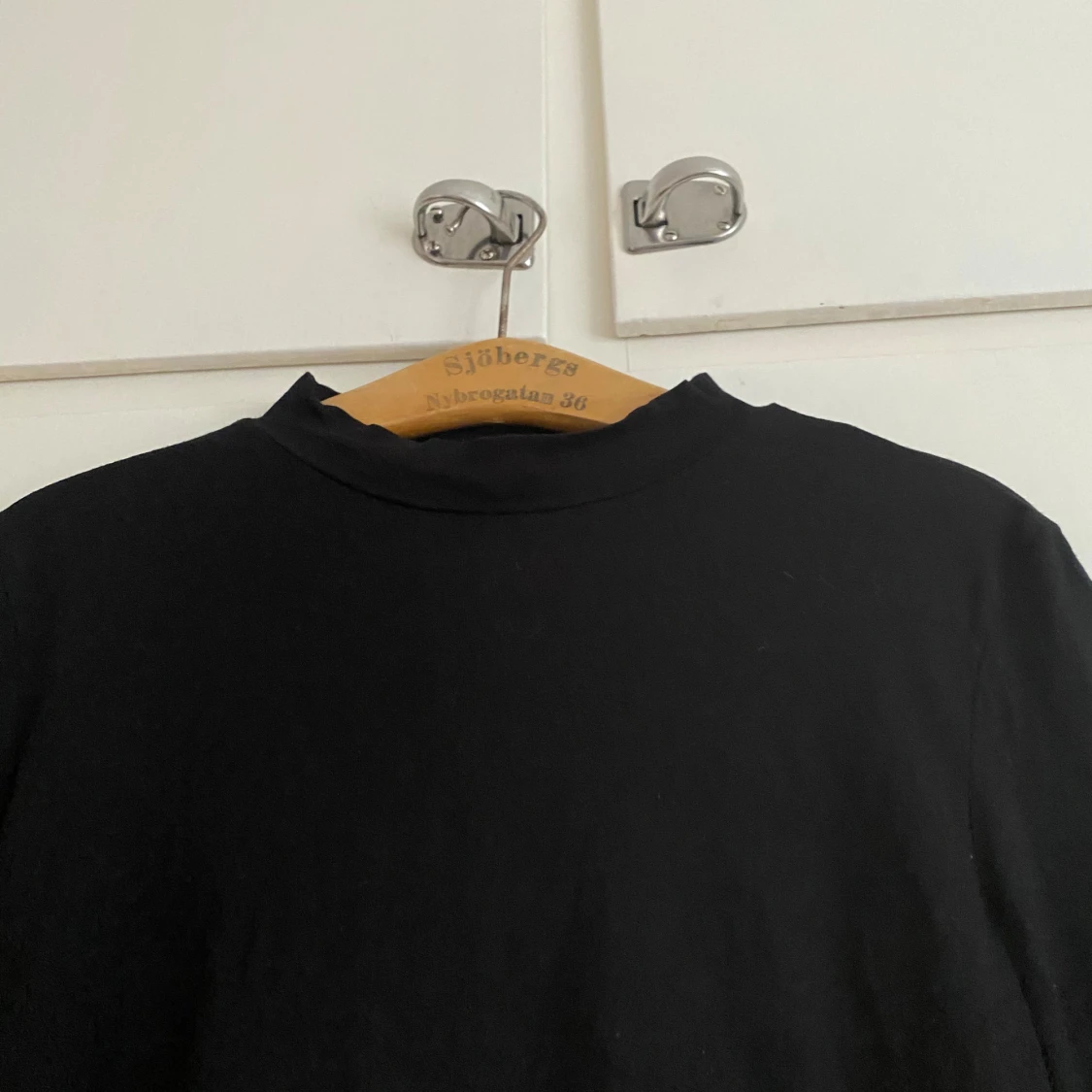 svart långärmad topp nelly - 90