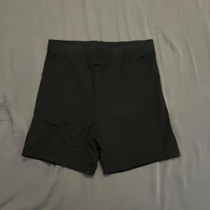 Svarta biker shorts - Ett par svarta biker shorts ifrån h&m! ❤️ 