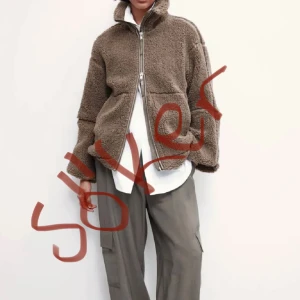 SÖKER DENNA PILE TEDDY JACKAN - SÖKER denna ”jacka i pile” xxs, xs eller s går bra! 