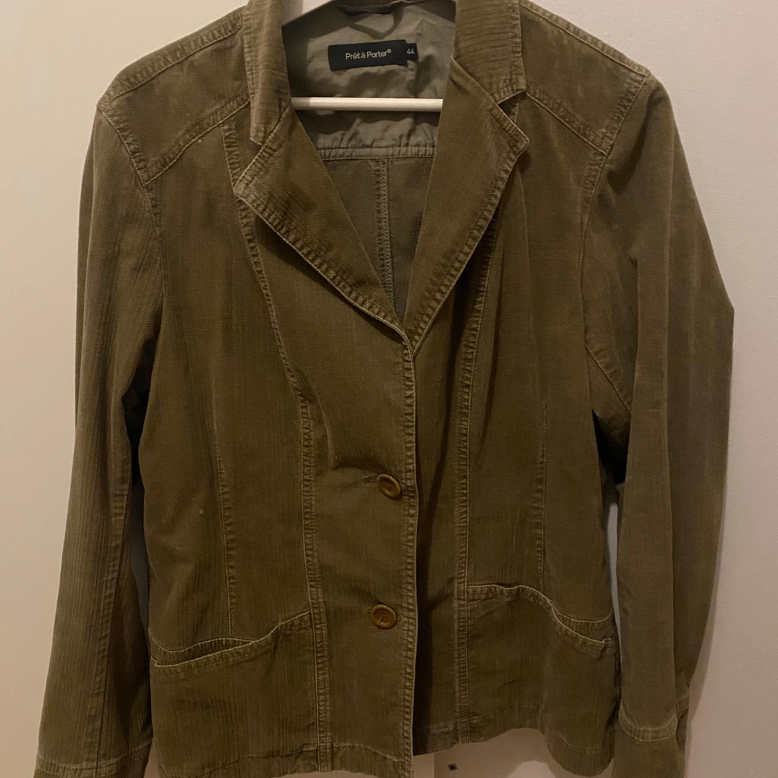 Olivgrön kavaj från Prêt à Porter