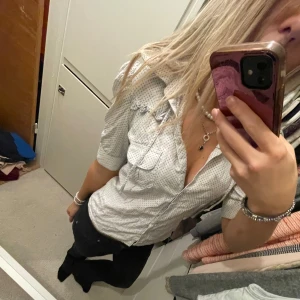 Topp - Så fin ljus topp!🤍