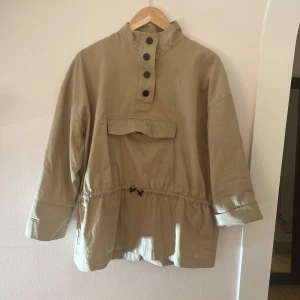 Jacka  - Nyskick jacka från NAKD