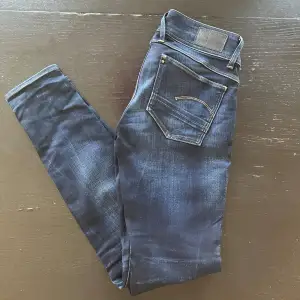 G-Star raw jeans | W28 L30 skinny | original pris 1800kr vårt pris 399kr | skriv om du är intresserad eller diskutera pris👏 |