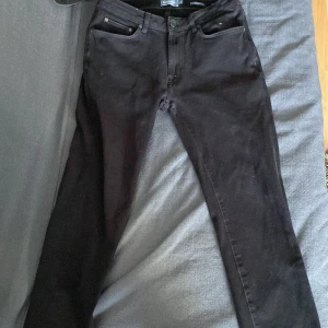 Har använt dom kanske en gång eller två, helt nya  - Jätte sköna jeans. 