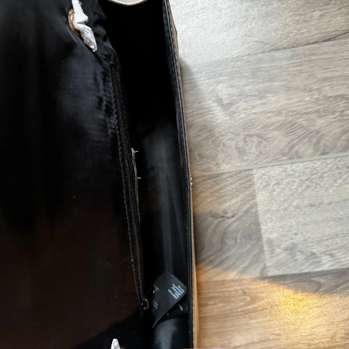 Guldfärgad väska - 92