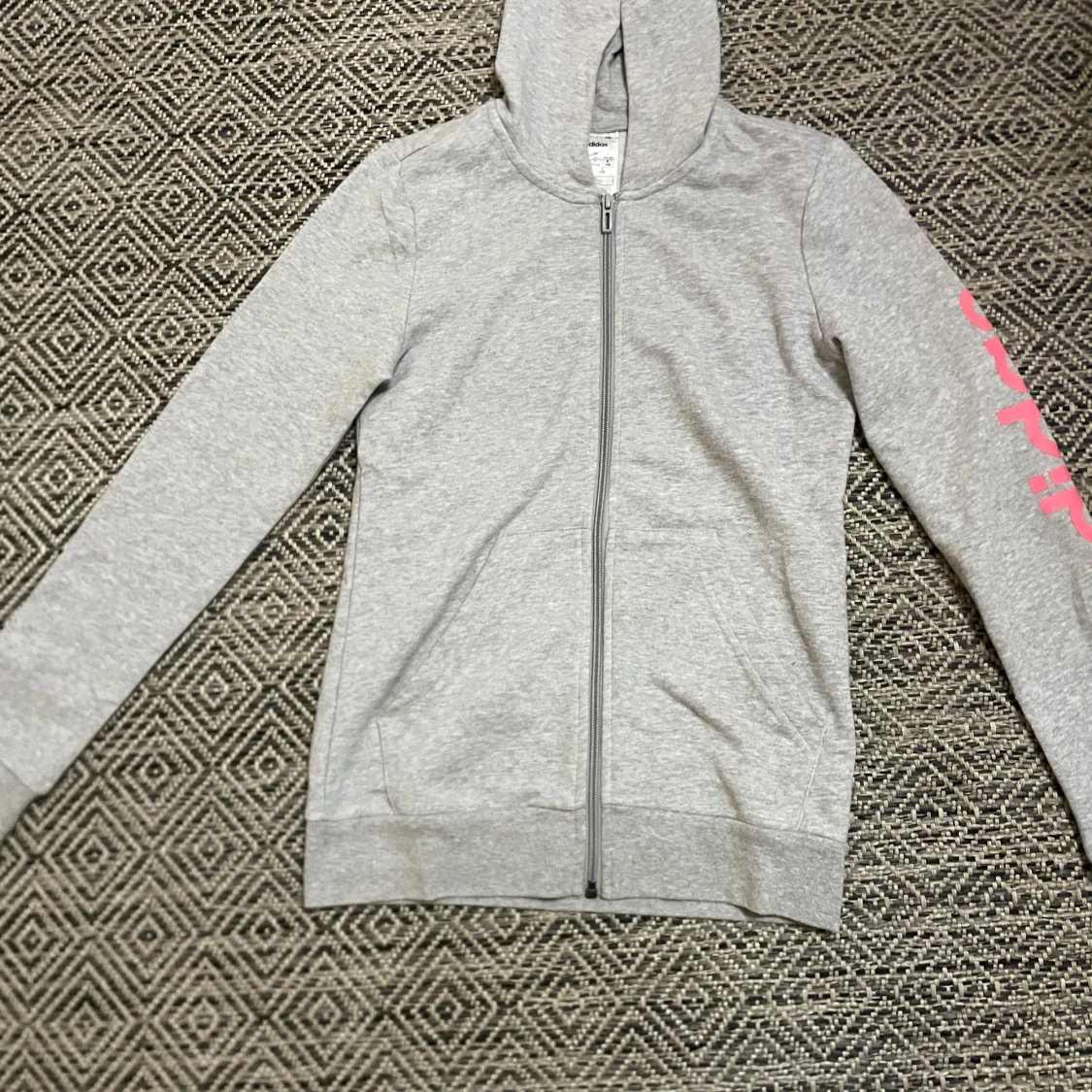 Grå adidas kofta 