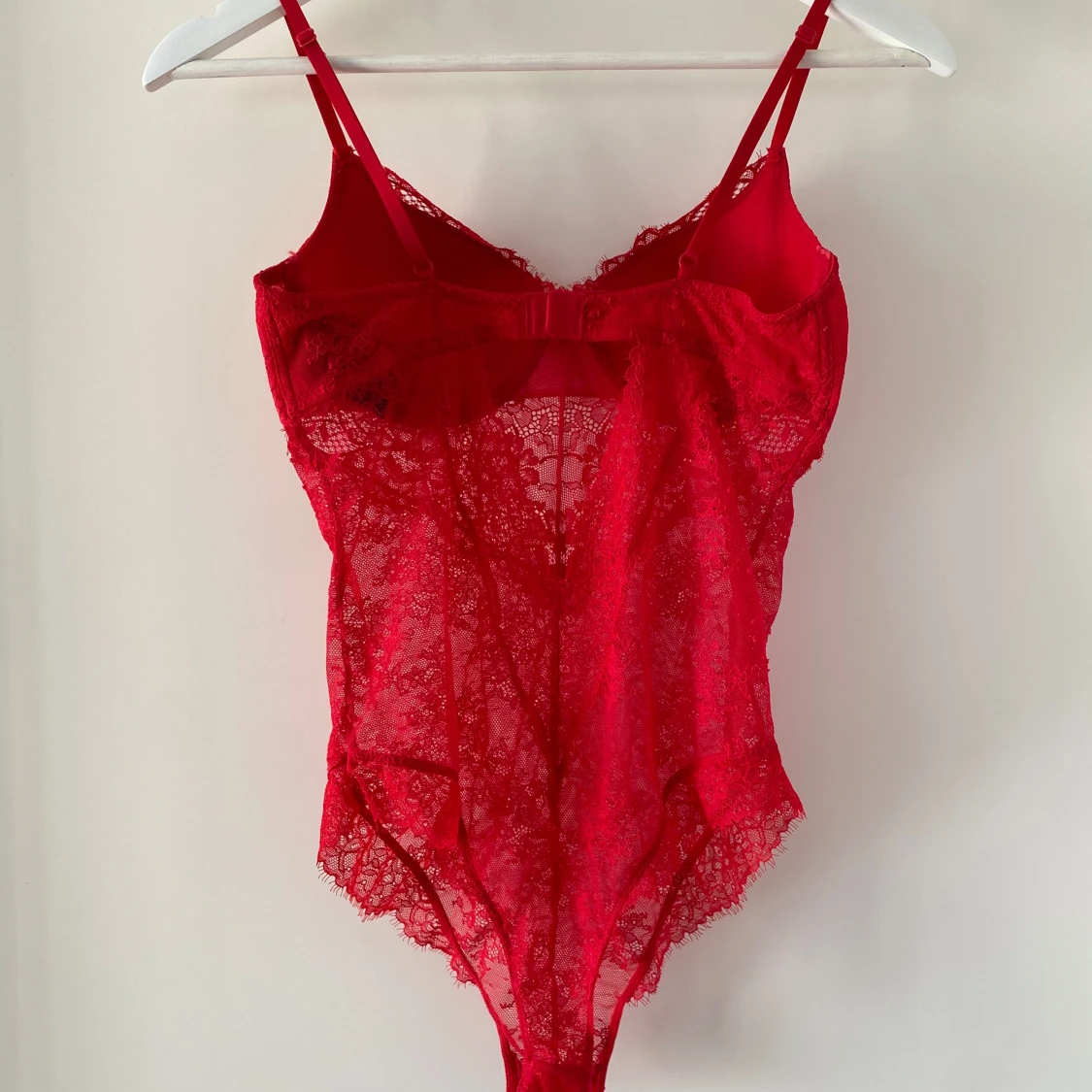 Röd spetsbody  - 91