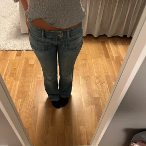 Diesel jeans 💓 - Säljer dessa så snygga diesel jeans ❤️ innerbenslängd 72 och midjemått 36!