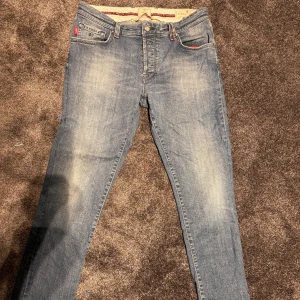 Tramarossa Jeans - Helt stört snygga Tramarossa jeans som va för små för mig oturligt nog… nypris är omkring 4000kr