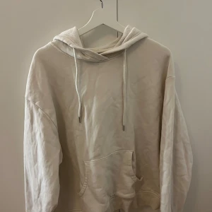 Hoodie  - Beige jätteskön hoodie 