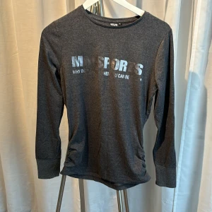 MM sport tröja  - Super snygg och fin tröja ifrån mm sport. Storlek M.