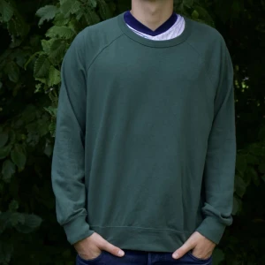 Uniqlo tröja -  Soft uniqlo-tröja. Modellen är 182 cm