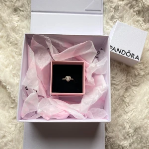 Silver Pandora ring - Storlek 50 (16mm), Äkta silver, nytt skick (har kvar originalförpackningen)