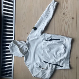Stone Island tröja  - Stone Island tröja size 12-13/156 för bra 299kr