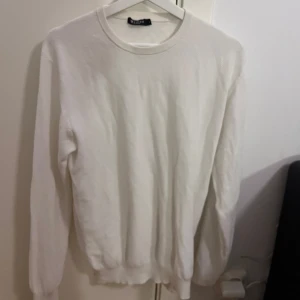 Tiger of Sweden stickad tröja  - Hej, säljer nu denna superfina stickade tröja ifrån tiger of Sweden i superskick. Skriv gärna om ni har frågor eller lägg gärna prisförslag då priset inte är hugget i sten.