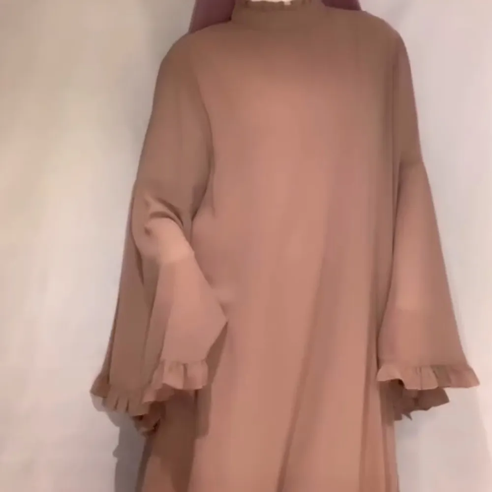 Mörk Beige/ brun abaya. Klänningar.