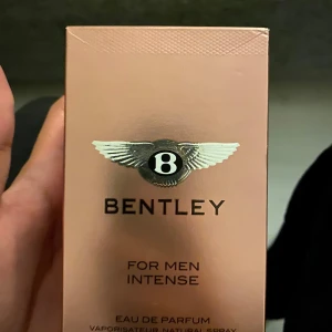 Perfym Bentley - Den luktar mest vanilj och peppar 